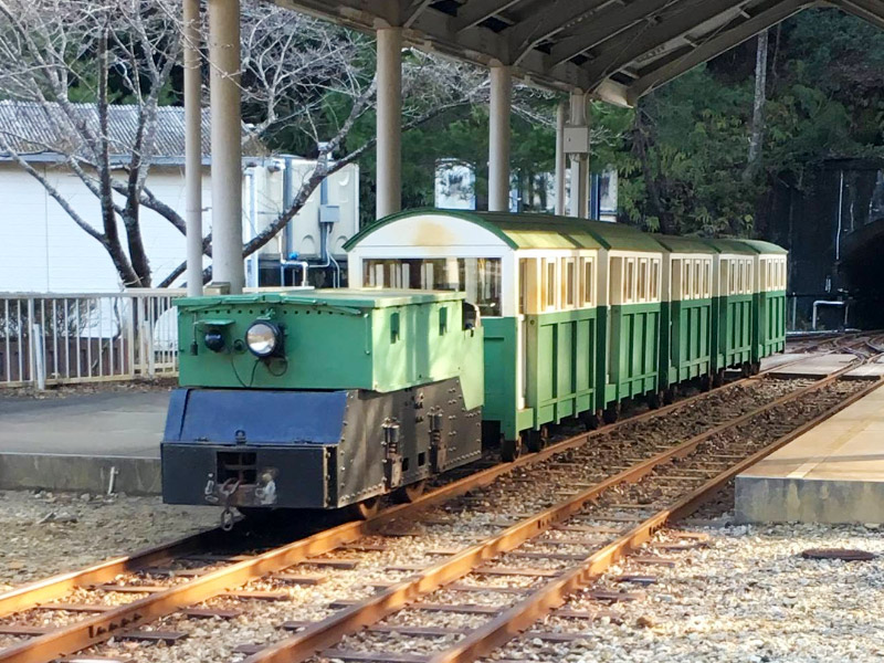 入鹿溫泉礦坑小火車