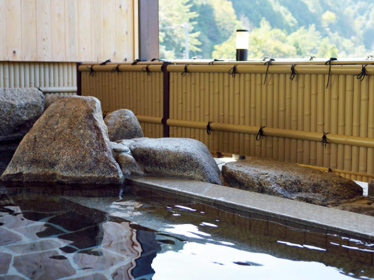 入鹿溫泉靜流莊