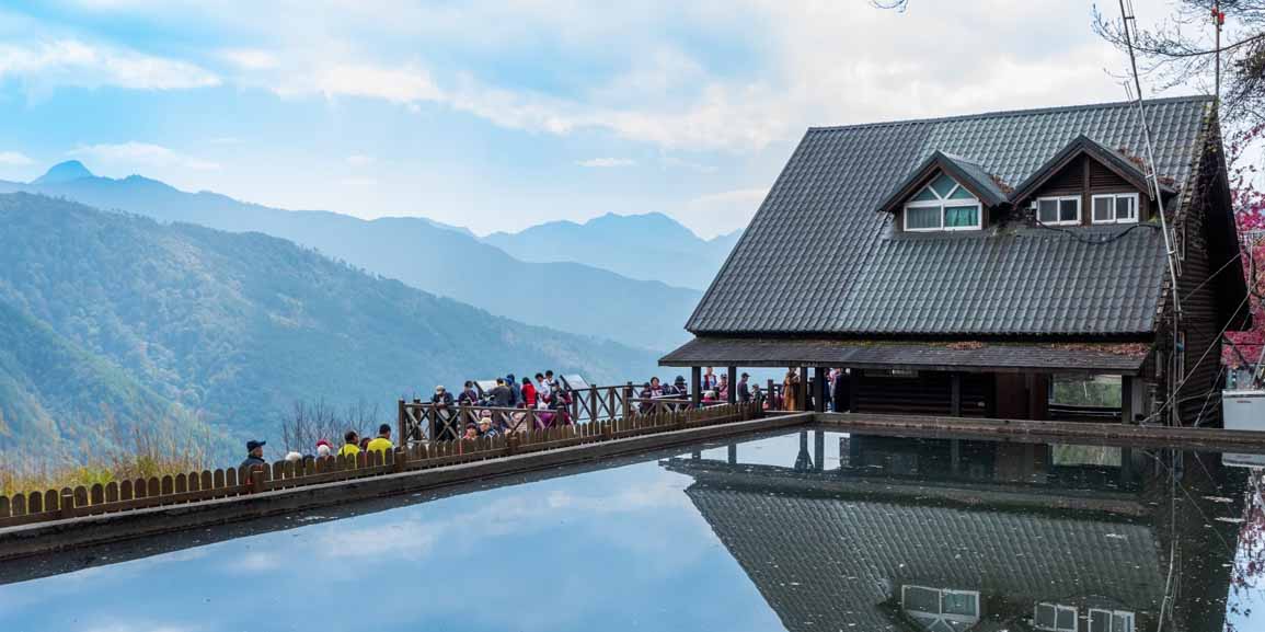 雪山登山口大水池